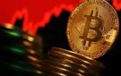 البيتكوين تحت الضغط رغم مكاسب أغسطس.. ماذا تفعل أسعار الفائدة والنفط بسوق العملات الرقمية؟