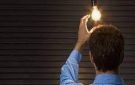 لماذا أمرنا الرسول بإطفاء الأنوار ليلا عند النوم؟.. لـ3 أسباب فاحذر الاستهانة