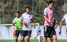 قبل مواجهة برشلونة.. هل يغامر الأهلي بإمام عاشور؟ - eg