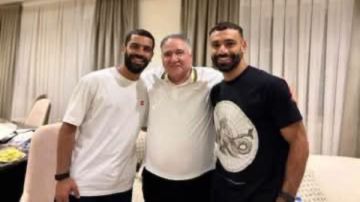 أجواء أسرية.. محمد صلاح مع عائلته في مصر أجواء أسرية.. محمد صلاح مع عائلته في مصر