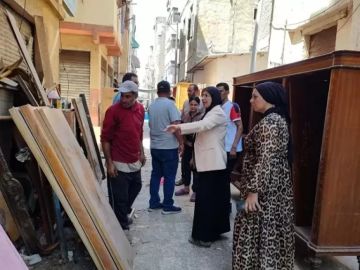 رئيسة حي العرب ببورسعيد تقود حملة لإزالة الأكشاك المخالفة واستكمال أعمال التطوير رئيسة حي العرب ببورسعيد تقود حملة لإزالة الأكشاك المخالفة واستكمال أعمال التطوير