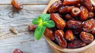 ماذا يحدث لجسمك عند تناول التمر؟ ماذا يحدث لجسمك عند تناول التمر؟