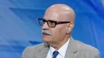 رئيس الإسماعيلي يكشف حقيقة المليار جنيه استثمارات ودور الفريق حجازى مع الدراويش رئيس الإسماعيلي يكشف حقيقة المليار جنيه استثمارات ودور الفريق حجازى مع الدراويش