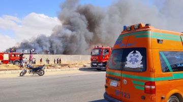 النيابة تعاين موقع حريق مصنع قماش بأبو خليفة في الإسماعيلية صور النيابة تعاين موقع حريق مصنع قماش بأبو خليفة في الإسماعيلية صور