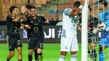 مباراة الأهلي وسموحة في الدوري المصري 2026.. القنوات الناقلة مباراة الأهلي وسموحة في الدوري المصري 2026.. القنوات الناقلة