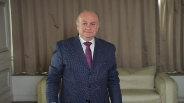 مساعد وزير الخارجية الأسبق لصدى البلد: مفاوضات خلف الكواليس تقود لتهدئة بين أمريكا وإيران مساعد وزير الخارجية الأسبق لصدى البلد: مفاوضات خلف الكواليس تقود لتهدئة بين أمريكا وإيران