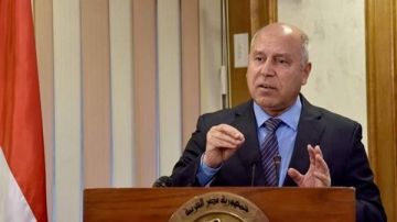 كامل الوزير: توطين صناعة النقل يوفر العملة ويدعم الصادرات كامل الوزير: توطين صناعة النقل يوفر العملة ويدعم الصادرات