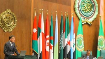 وزير الخارجية يلتقي عددا من نظرائه العرب.. تفاصيل وزير الخارجية يلتقي عددا من نظرائه العرب.. تفاصيل