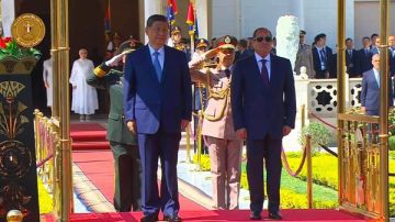 الرئيس السيسي ونظيره الصيني يشهدان توقيع اتفاقيات شراكة ويكشفان عن توسعات اقتصادية جديدة عاجل الرئيس السيسي ونظيره الصيني يشهدان توقيع اتفاقيات شراكة ويكشفان عن توسعات اقتصادية جديدة عاجل
