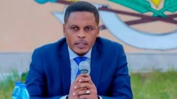 وزير الإعلام الصومالي: حل خلافاتنا بالحوار.. واحتكار الدولة للسلاح دستوري وزير الإعلام الصومالي: حل خلافاتنا بالحوار.. واحتكار الدولة للسلاح دستوري