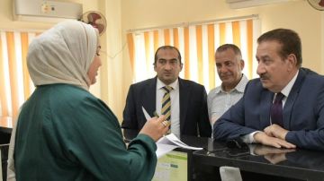 خلال جولة مفاجئة.. محافظ بورسعيد يتفقد المركز التكنولوجي لخدمة المواطنين بمدينة بورفؤاد خلال جولة مفاجئة.. محافظ بورسعيد يتفقد المركز التكنولوجي لخدمة المواطنين بمدينة بورفؤاد