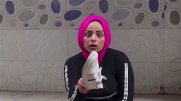 بالحذاء والطوب.. فتاة تعتدي على سائق أوبر لعدم دفع الأجرة بالحذاء والطوب.. فتاة تعتدي على سائق أوبر لعدم دفع الأجرة