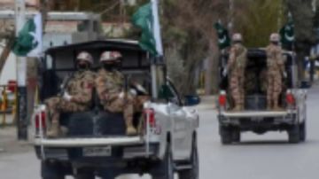 وزير الدفاع الباكستاني يهدد بالإنتقام من الحوثيين ردا على قصف السعودية وزير الدفاع الباكستاني يهدد بالإنتقام من الحوثيين ردا على قصف السعودية