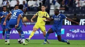 الهلال يحسم موقف بونو وسامرفيل قبل مواجهة التعاون في الدوري السعودي الهلال يحسم موقف بونو وسامرفيل قبل مواجهة التعاون في الدوري السعودي