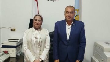 الزميتي تبدأ مهامها مديرا عاما لمديرية الشباب والرياضة بمطروح.. و رفاعي في استقبالها الزميتي تبدأ مهامها مديرا عاما لمديرية الشباب والرياضة بمطروح.. و رفاعي في استقبالها