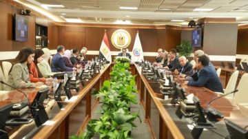 وزير الصحة : توسيع قاعدة المتبرعين بالكلى من الأحياء وإتاحتها للمرضى وزير الصحة : توسيع قاعدة المتبرعين بالكلى من الأحياء وإتاحتها للمرضى