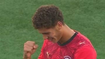 حمزة عبد الكريم يدخل تاريخ منتخب مصر.. ثالث أصغر لاعب يسجل بقميص الفراعنة حمزة عبد الكريم يدخل تاريخ منتخب مصر.. ثالث أصغر لاعب يسجل بقميص الفراعنة