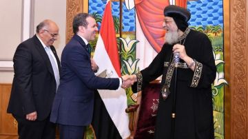 قداسة البابا تواضروس يستقبل رئيس هيئة الإسعاف صور قداسة البابا تواضروس يستقبل رئيس هيئة الإسعاف صور