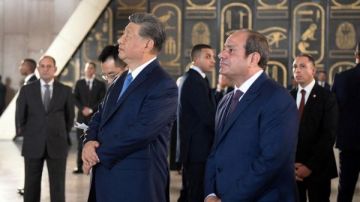 أستاذ علوم سياسية: زيارة شي جين بينج لمصر تنقل الشراكة مع الصين من التجارة إلى التصنيع وتوطين التكنولوجيا أستاذ علوم سياسية: زيارة شي جين بينج لمصر تنقل الشراكة مع الصين من التجارة إلى التصنيع وتوطين التكنولوجيا