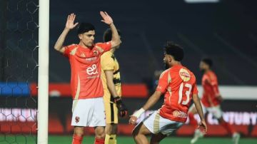إعلامي يكشف شرط الأهلي لتجديد عقد أشرف بن شرقي