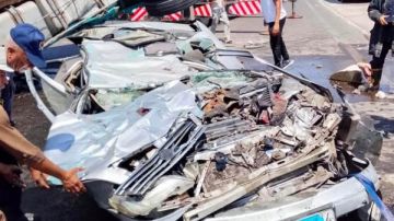 شوفت الموت بعيني وعايز حقي .. ناج من حادث طريق مصر الإسماعيلية يروي لحظات الرعب تحت أنقاض سيارته شوفت الموت بعيني وعايز حقي .. ناج من حادث طريق مصر الإسماعيلية يروي لحظات الرعب تحت أنقاض سيارته