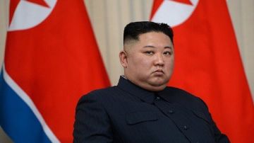 زعيم كوريا الشمالية يتوعد بـ محو الظلال الخطرة ويكشف عن خطة بحرية عاجلة زعيم كوريا الشمالية يتوعد بـ محو الظلال الخطرة ويكشف عن خطة بحرية عاجلة