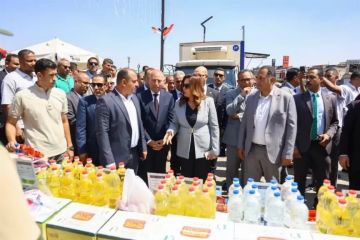 وزيرة التنمية المحلية ومحافظ القاهرة يتفقدان بازار القاهرة بمشاركة أكثر من 100 عارض وتخفيضات تصل إلى 50 وزيرة التنمية المحلية ومحافظ القاهرة يتفقدان بازار القاهرة بمشاركة أكثر من 100 عارض وتخفيضات تصل إلى 50