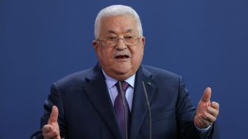 الرئيس الفلسطيني يصل مصر في زيارة رسمية تستمر يومين الرئيس الفلسطيني يصل مصر في زيارة رسمية تستمر يومين