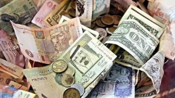 آخر تطورات أسعار الدولار والعملات الأجنبية والعربية مقابل الجنيه آخر تطورات أسعار الدولار والعملات الأجنبية والعربية مقابل الجنيه