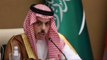 باب المندب تحت دائرة الضوء.. رسالة سعودية جديدة بشأن أمن الملاحة والتجارة الدولية باب المندب تحت دائرة الضوء.. رسالة سعودية جديدة بشأن أمن الملاحة والتجارة الدولية