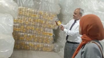 حماية المستهلك بالشرقية: ضبط 2 طن زيوت طعام مجهولة المصدر داخل مصنعين في بلبيس صور حماية المستهلك بالشرقية: ضبط 2 طن زيوت طعام مجهولة المصدر داخل مصنعين في بلبيس صور