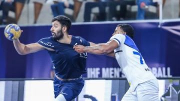 الزمالك يفوز على بينيروس البرازيلي ببطولة العالم للأندية لكرة اليد الزمالك يفوز على بينيروس البرازيلي ببطولة العالم للأندية لكرة اليد