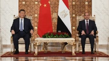 الصحف ووكالات الأنباء العالمية تبرز القمة المصرية الصينية: توافق على تسوية عادلة للقضية الفلسطينية وخفض التصعيد الإقليمي الصحف ووكالات الأنباء العالمية تبرز القمة المصرية الصينية: توافق على تسوية عادلة للقضية الفلسطينية وخفض التصعيد الإقليمي