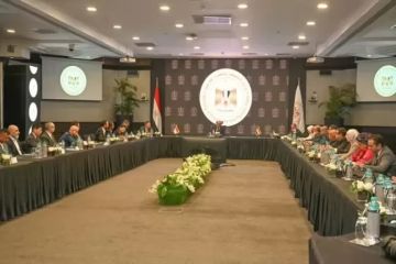 وزير الاستثمار يبحث مع الشركات السنغافورية خطط التوسع وضخ استثمارات إضافية وزير الاستثمار يبحث مع الشركات السنغافورية خطط التوسع وضخ استثمارات إضافية