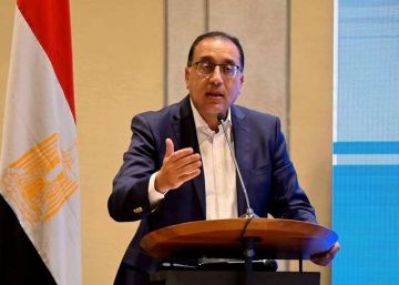 الوزراء المصري يقر استمرار الإنتاج من مناطق عقود التنمية البترولية المنتهية الوزراء المصري يقر استمرار الإنتاج من مناطق عقود التنمية البترولية المنتهية