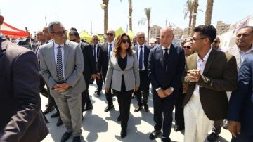 بمشاركة أكثر من100 عارض وتخفيضات تصل إلى 50 .. بازار القاهرة يوفر السلع ومستلزمات المدارس بأسعار مناسبة في الحي العاشر