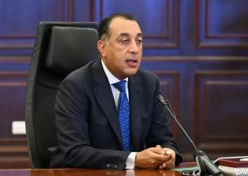 رئيس الوزراء يتابع مستهدفات برنامج إعادة هيكلة الشركات القابضة رئيس الوزراء يتابع مستهدفات برنامج إعادة هيكلة الشركات القابضة