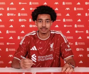 ليفربول يضم المهاجم الفرنسي نجيسان من سانت إيتيان ليفربول يضم المهاجم الفرنسي نجيسان من سانت إيتيان
