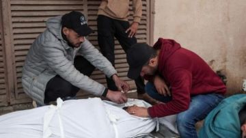 استشهاد فلسطيني متأثرا بإصابته في دير البلح وسط قطاع غزة.. واقتحامات لبلدة تقوع بالضفة استشهاد فلسطيني متأثرا بإصابته في دير البلح وسط قطاع غزة.. واقتحامات لبلدة تقوع بالضفة