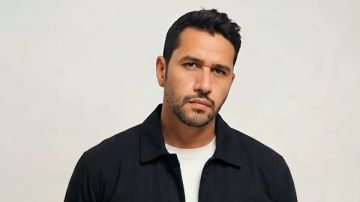 علي الطيب بطلا لـ شاهد قبل الحذف علي الطيب بطلا لـ شاهد قبل الحذف
