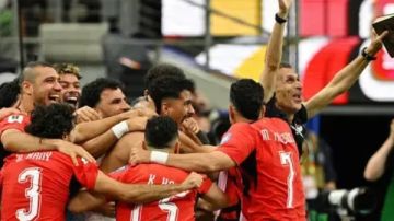 مفاجأة.. قناة مجانية تنقل ضربة البداية لمنتخب مصر في تصفيات أمم أفريقيا مفاجأة.. قناة مجانية تنقل ضربة البداية لمنتخب مصر في تصفيات أمم أفريقيا