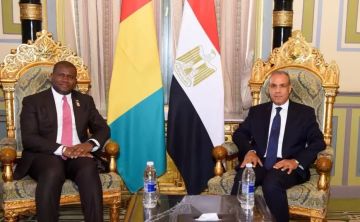 وزير الخارجية يلتقي وزير التعاون الدولي والتخطيط بجمهورية غينيا ويبحثان سبل تعزيز التعاون التنموي والاقتصادي وزير الخارجية يلتقي وزير التعاون الدولي والتخطيط بجمهورية غينيا ويبحثان سبل تعزيز التعاون التنموي والاقتصادي
