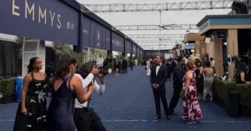 بدء توافد نجوم الفن على حفل توزيع جوائز Emmy بدء توافد نجوم الفن على حفل توزيع جوائز Emmy