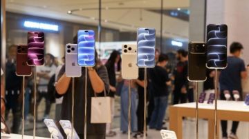 بعد شكاوى التجمد والاستبدال.. آبل تحسم الجدل حول عطل iPhone 18 Pro بعد شكاوى التجمد والاستبدال.. آبل تحسم الجدل حول عطل iPhone 18 Pro