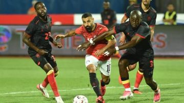 بعد مرور 75 دقيقة.. التعادل السلبي يسيطر على مباراة مصر وأنجولا بعد مرور 75 دقيقة.. التعادل السلبي يسيطر على مباراة مصر وأنجولا