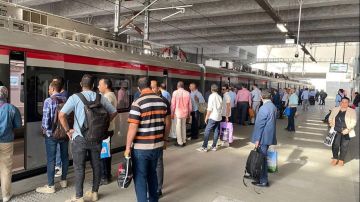 مع بدء العام الدراسي الجديد.. دليل مواعيد تشغيل القطار الكهربائي الخفيف LRT مع بدء العام الدراسي الجديد.. دليل مواعيد تشغيل القطار الكهربائي الخفيف LRT