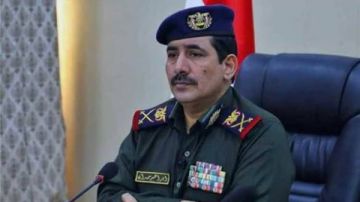 وزير الداخلية اليمني: رفع الجاهزية الأمنية في عدن ولحج والمناطق خلف خطوط المواجهة وزير الداخلية اليمني: رفع الجاهزية الأمنية في عدن ولحج والمناطق خلف خطوط المواجهة