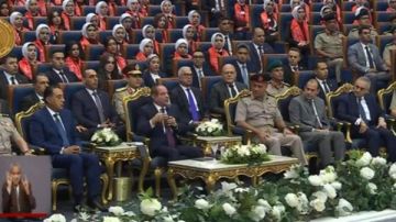 الرئيس السيسي: الهدف من الأكاديمية العسكرية إيجاد كيان جديد يطبق معايير صادقة لا تجامل ولا تحابي أحدا الرئيس السيسي: الهدف من الأكاديمية العسكرية إيجاد كيان جديد يطبق معايير صادقة لا تجامل ولا تحابي أحدا