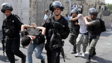 الاحتلال الإسرائيلي يعتقل رئيس بلدية ديربلوط و3 فلسطينيبن بسلفيت الاحتلال الإسرائيلي يعتقل رئيس بلدية ديربلوط و3 فلسطينيبن بسلفيت