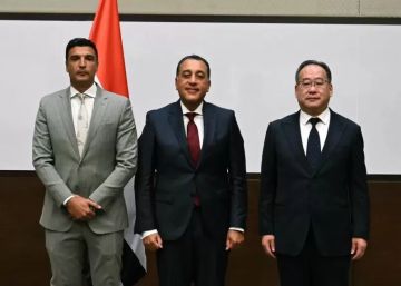 رئيس الوزراء: 19.3 مليون سائح زاروا مصر.. وقناة السويس تنمو 33 رئيس الوزراء: 19.3 مليون سائح زاروا مصر.. وقناة السويس تنمو 33